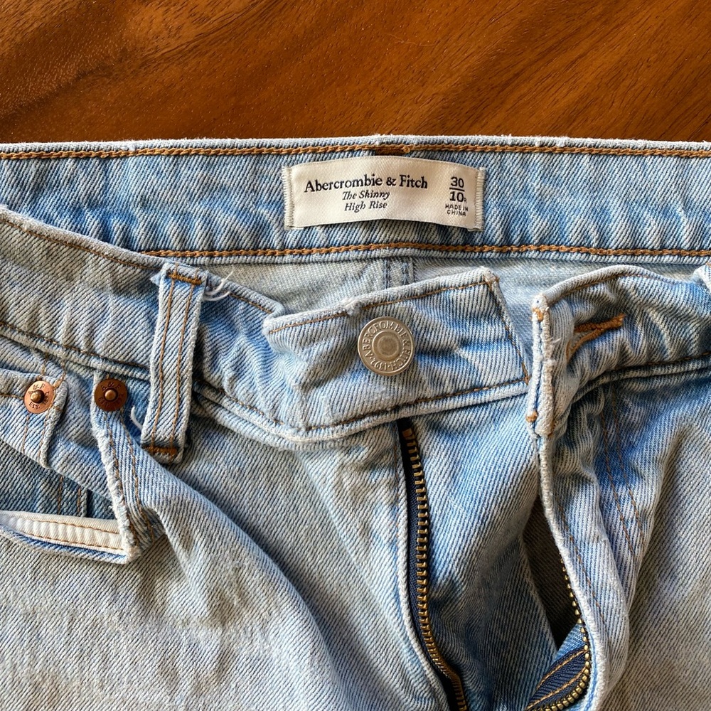 Abercrombie “the skinny” high rise